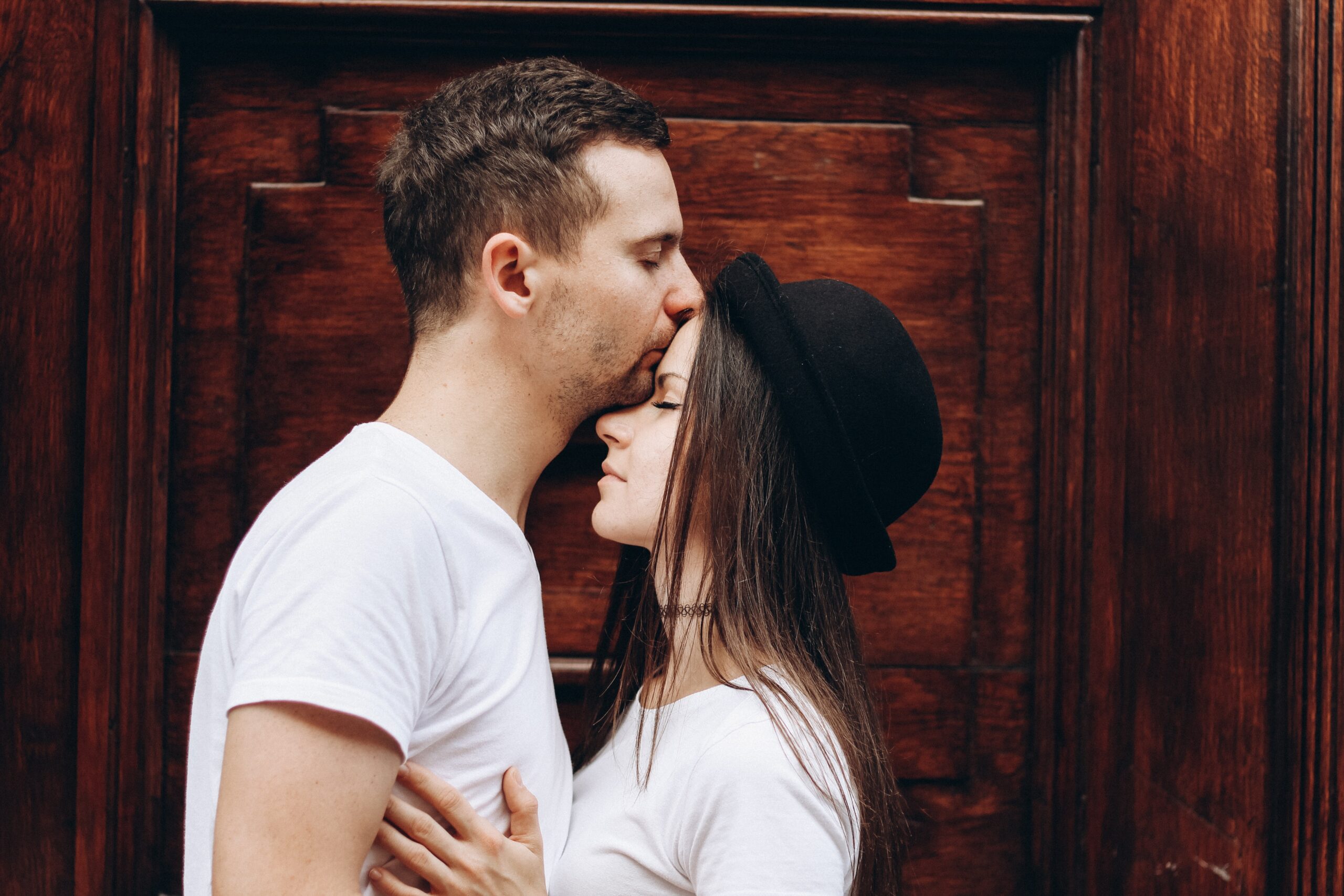 10 EASY WAYS TO GET BACK INTO DATING: RELATIONSHIP